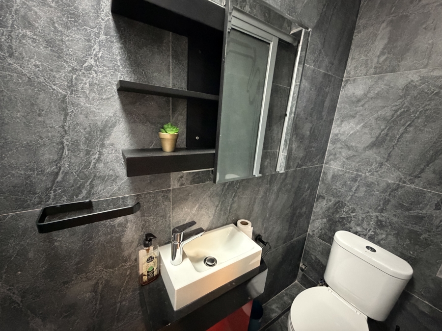 2 Bedroom Property for Sale in Esplanade KwaZulu-Natal