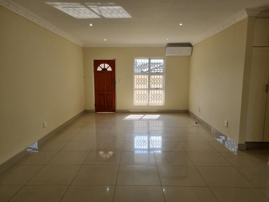 To Let 3 Bedroom Property for Rent in Somerset Park KwaZulu-Natal