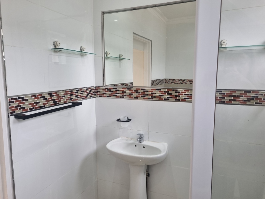 To Let 4 Bedroom Property for Rent in Durban North KwaZulu-Natal