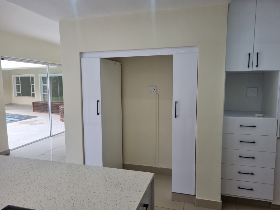 To Let 4 Bedroom Property for Rent in Durban North KwaZulu-Natal