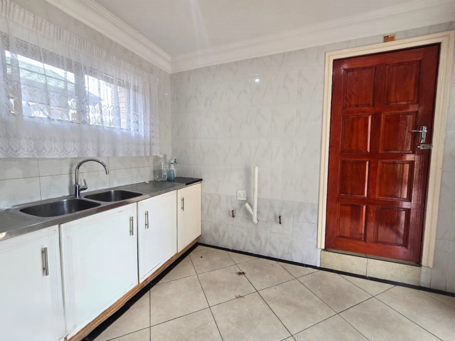 To Let 3 Bedroom Property for Rent in Somerset Park KwaZulu-Natal
