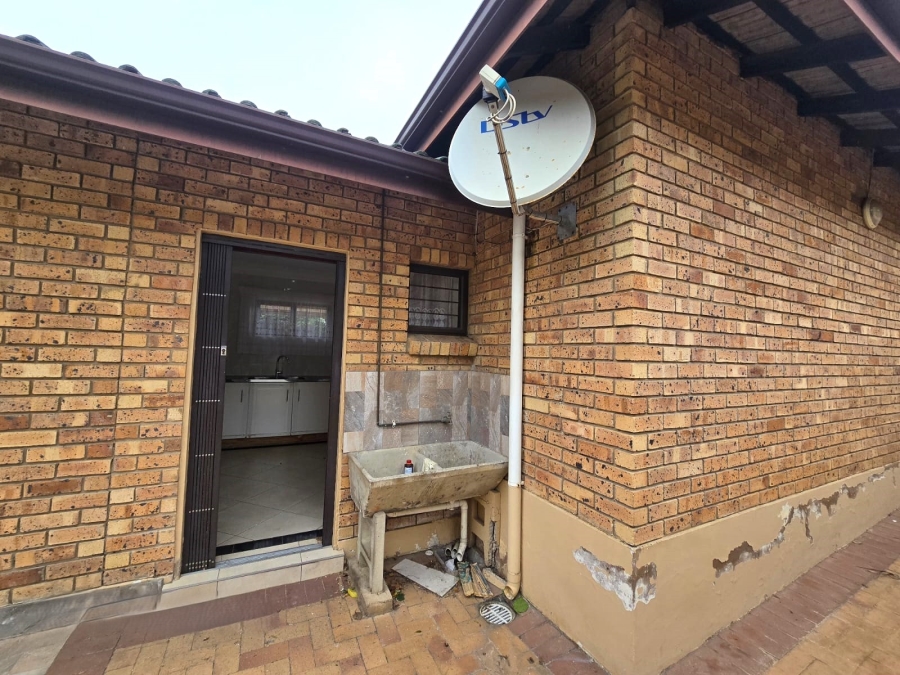 To Let 3 Bedroom Property for Rent in Somerset Park KwaZulu-Natal