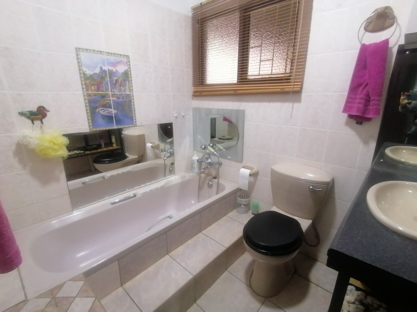4 Bedroom Property for Sale in Panorama KwaZulu-Natal