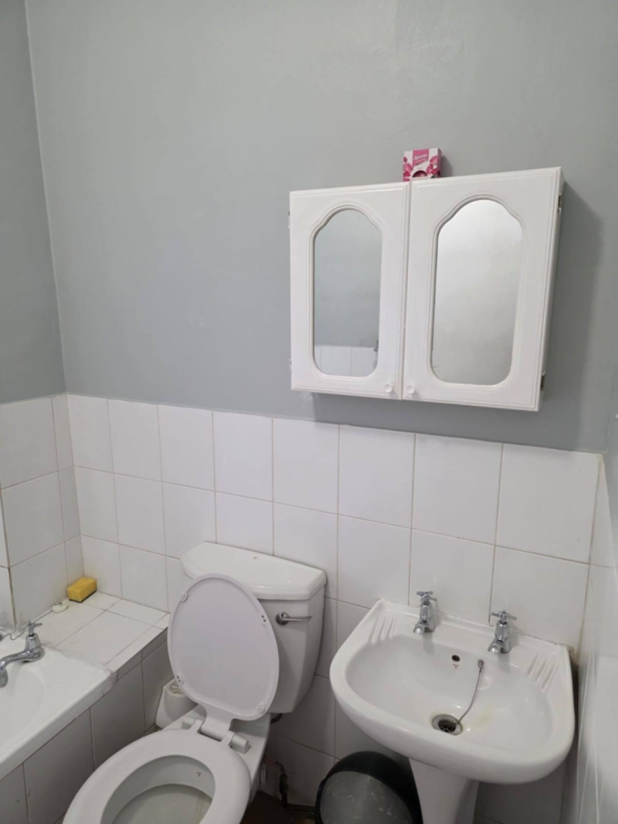 To Let 2 Bedroom Property for Rent in Scottsville KwaZulu-Natal
