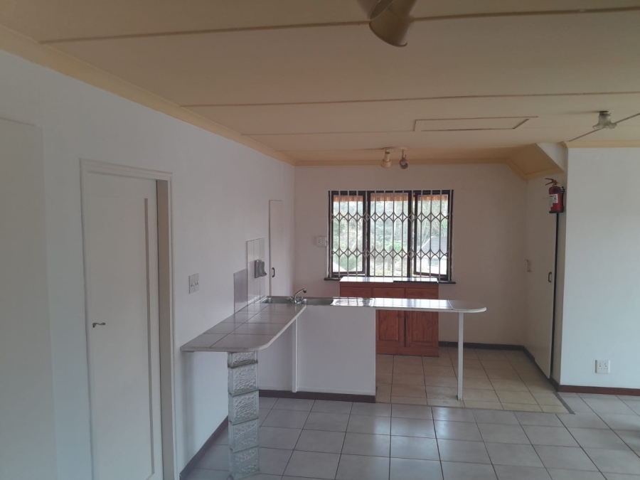 To Let 1 Bedroom Property for Rent in Ocean View KwaZulu-Natal