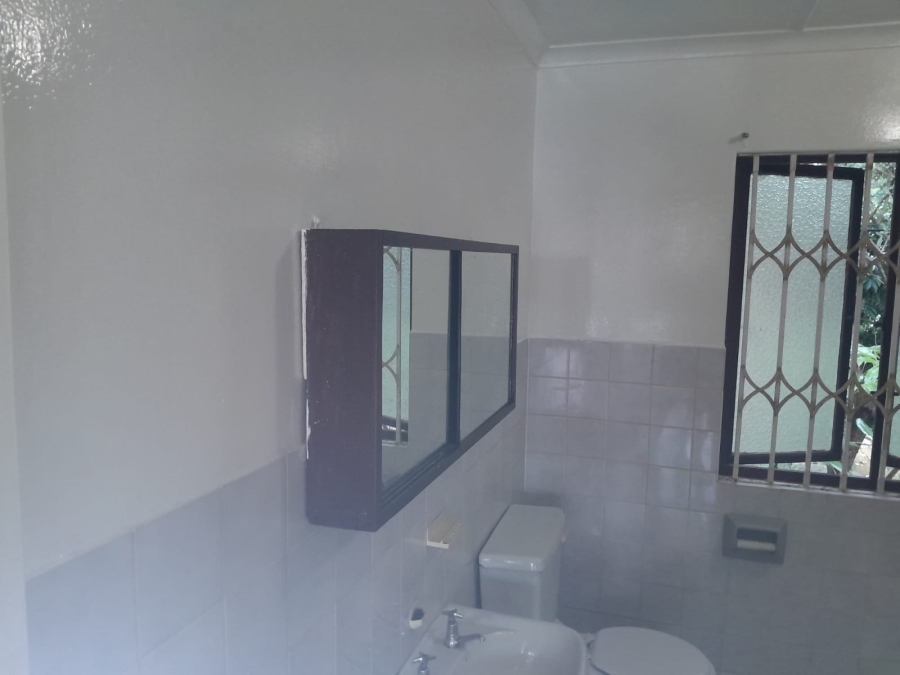 To Let 1 Bedroom Property for Rent in Ocean View KwaZulu-Natal