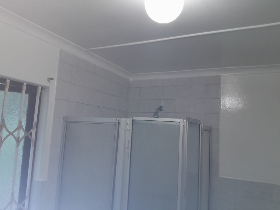 To Let 1 Bedroom Property for Rent in Ocean View KwaZulu-Natal