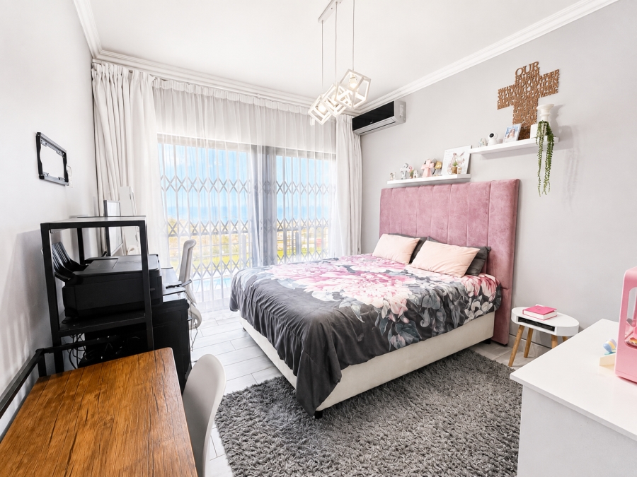 5 Bedroom Property for Sale in Ocean View KwaZulu-Natal