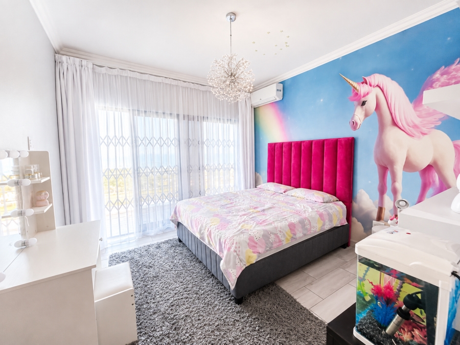 5 Bedroom Property for Sale in Ocean View KwaZulu-Natal