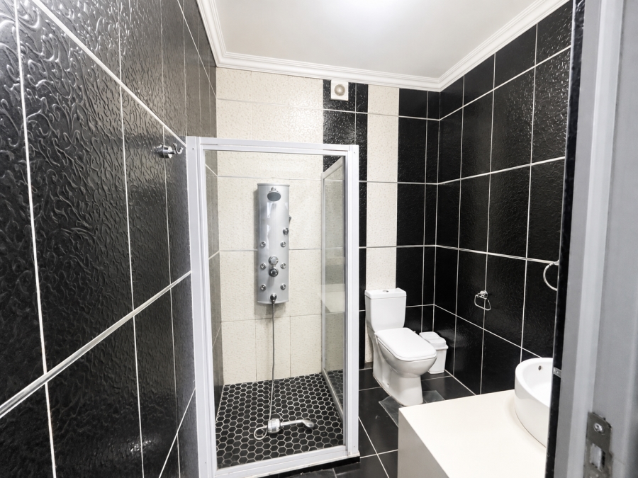 5 Bedroom Property for Sale in Ocean View KwaZulu-Natal