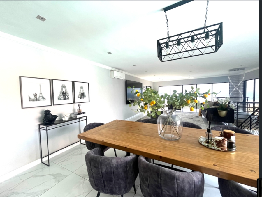 5 Bedroom Property for Sale in Ocean View KwaZulu-Natal
