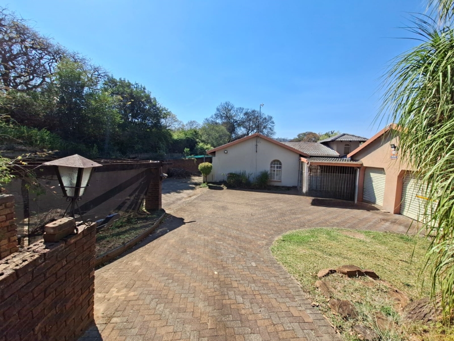 3 Bedroom Property for Sale in Schuinshoogte KwaZulu-Natal