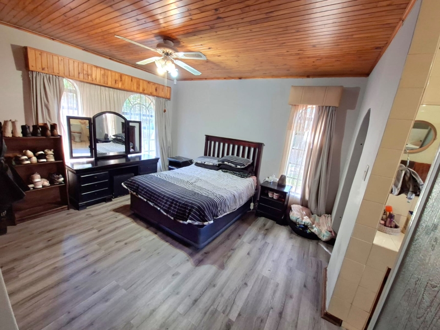 3 Bedroom Property for Sale in Schuinshoogte KwaZulu-Natal