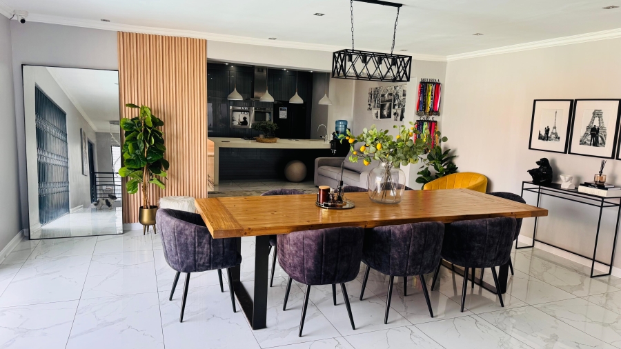 5 Bedroom Property for Sale in Bluff KwaZulu-Natal