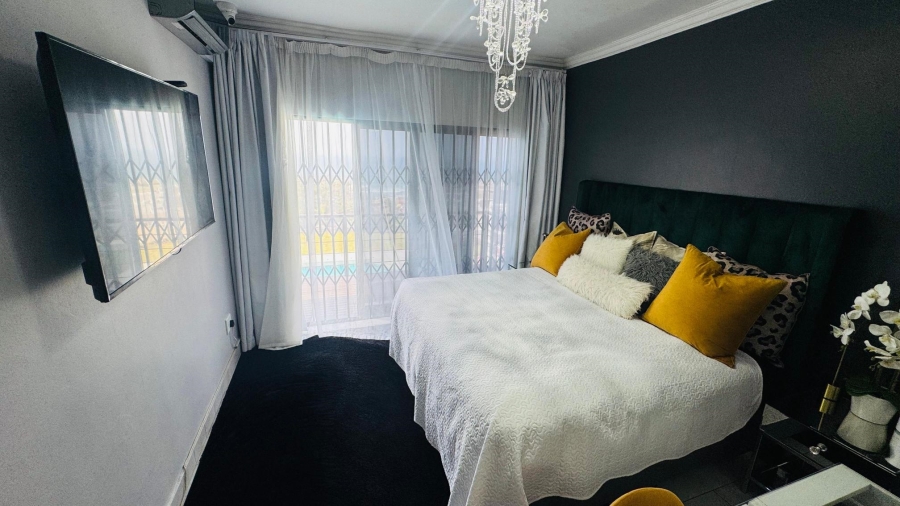 5 Bedroom Property for Sale in Bluff KwaZulu-Natal