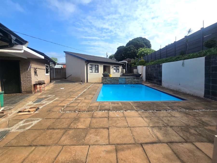 To Let 3 Bedroom Property for Rent in Durban North KwaZulu-Natal