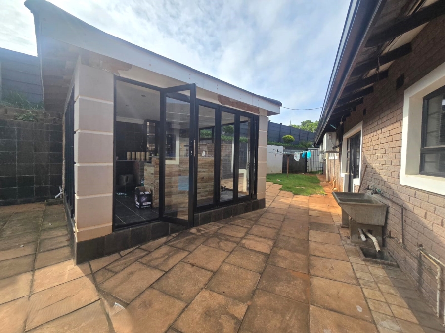 To Let 3 Bedroom Property for Rent in Durban North KwaZulu-Natal