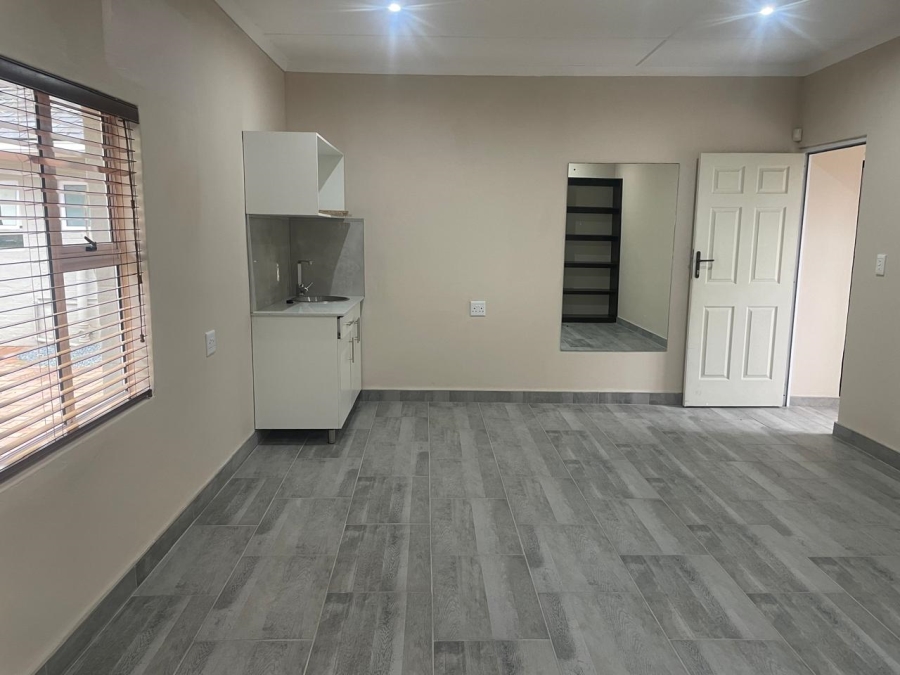 To Let 1 Bedroom Property for Rent in Cowies Hill KwaZulu-Natal