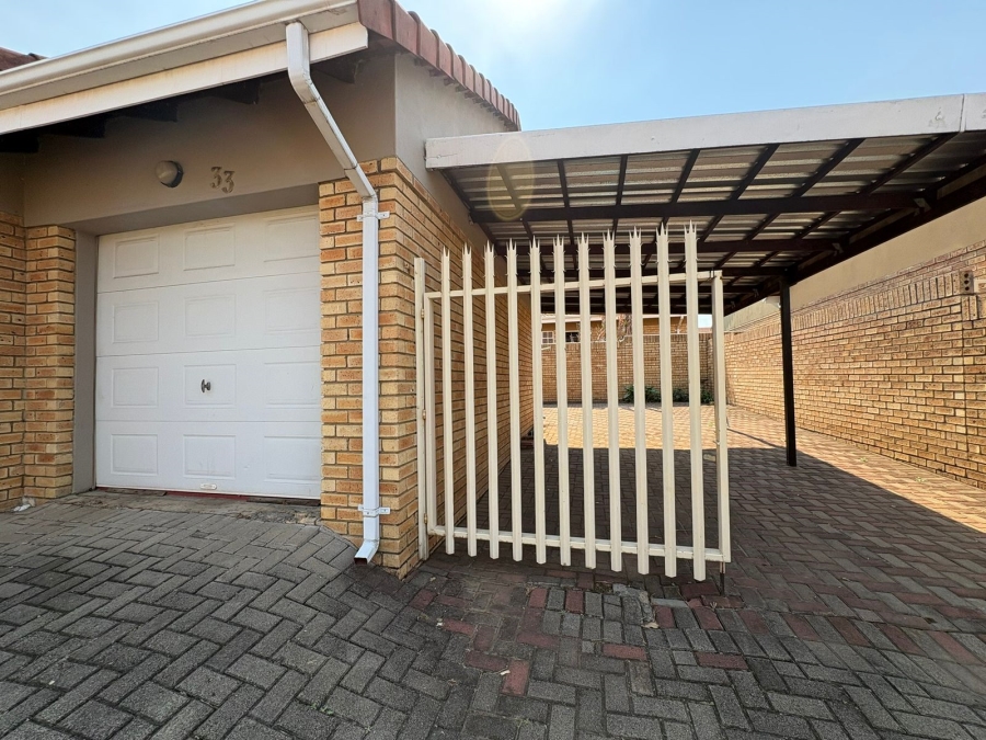 To Let 3 Bedroom Property for Rent in Huttenheights KwaZulu-Natal