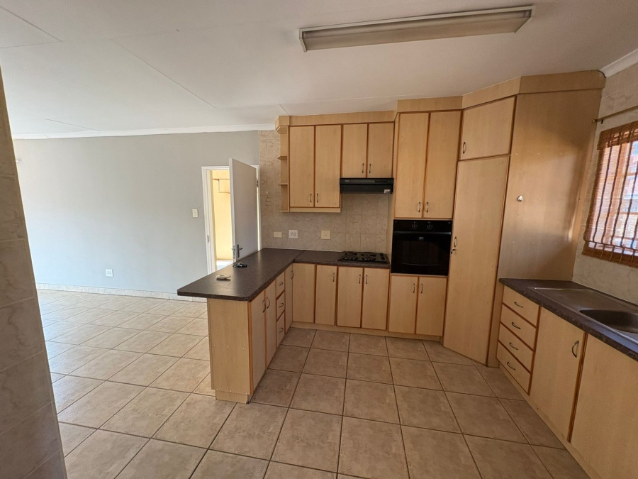 To Let 3 Bedroom Property for Rent in Huttenheights KwaZulu-Natal