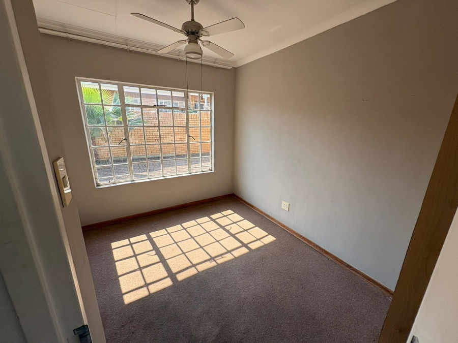 To Let 3 Bedroom Property for Rent in Huttenheights KwaZulu-Natal