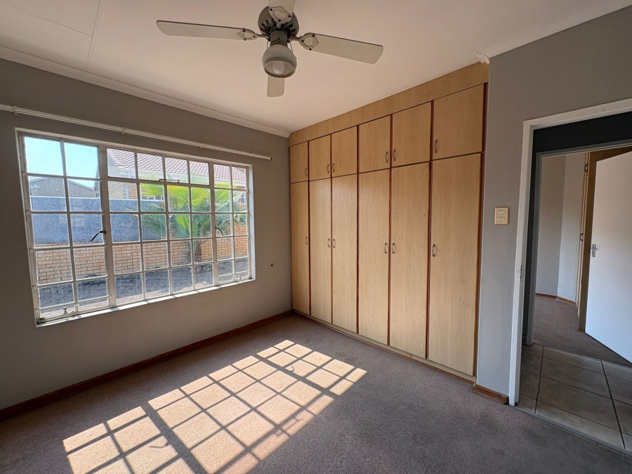 To Let 3 Bedroom Property for Rent in Huttenheights KwaZulu-Natal