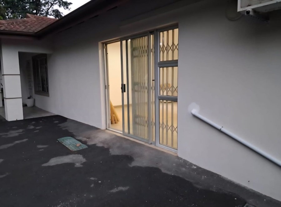 To Let 1 Bedroom Property for Rent in Cowies Hill KwaZulu-Natal