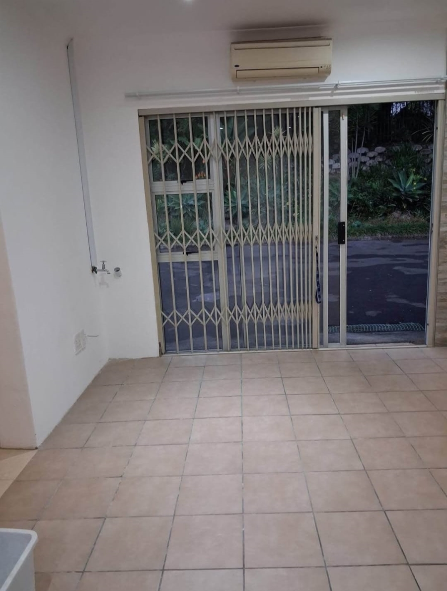 To Let 1 Bedroom Property for Rent in Cowies Hill KwaZulu-Natal