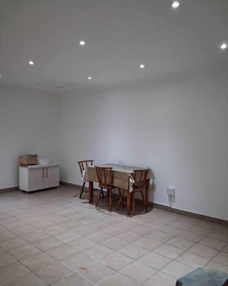 To Let 1 Bedroom Property for Rent in Cowies Hill KwaZulu-Natal