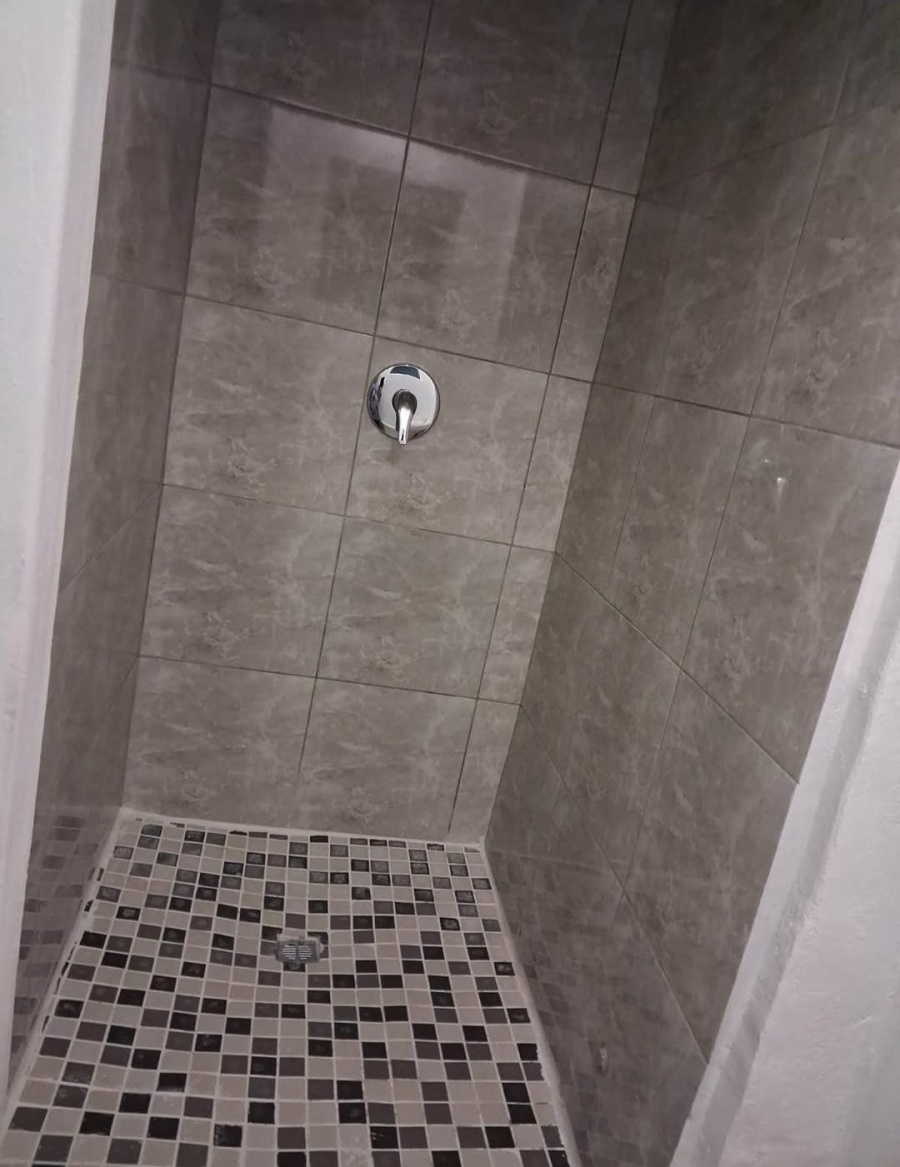 To Let 1 Bedroom Property for Rent in Cowies Hill KwaZulu-Natal