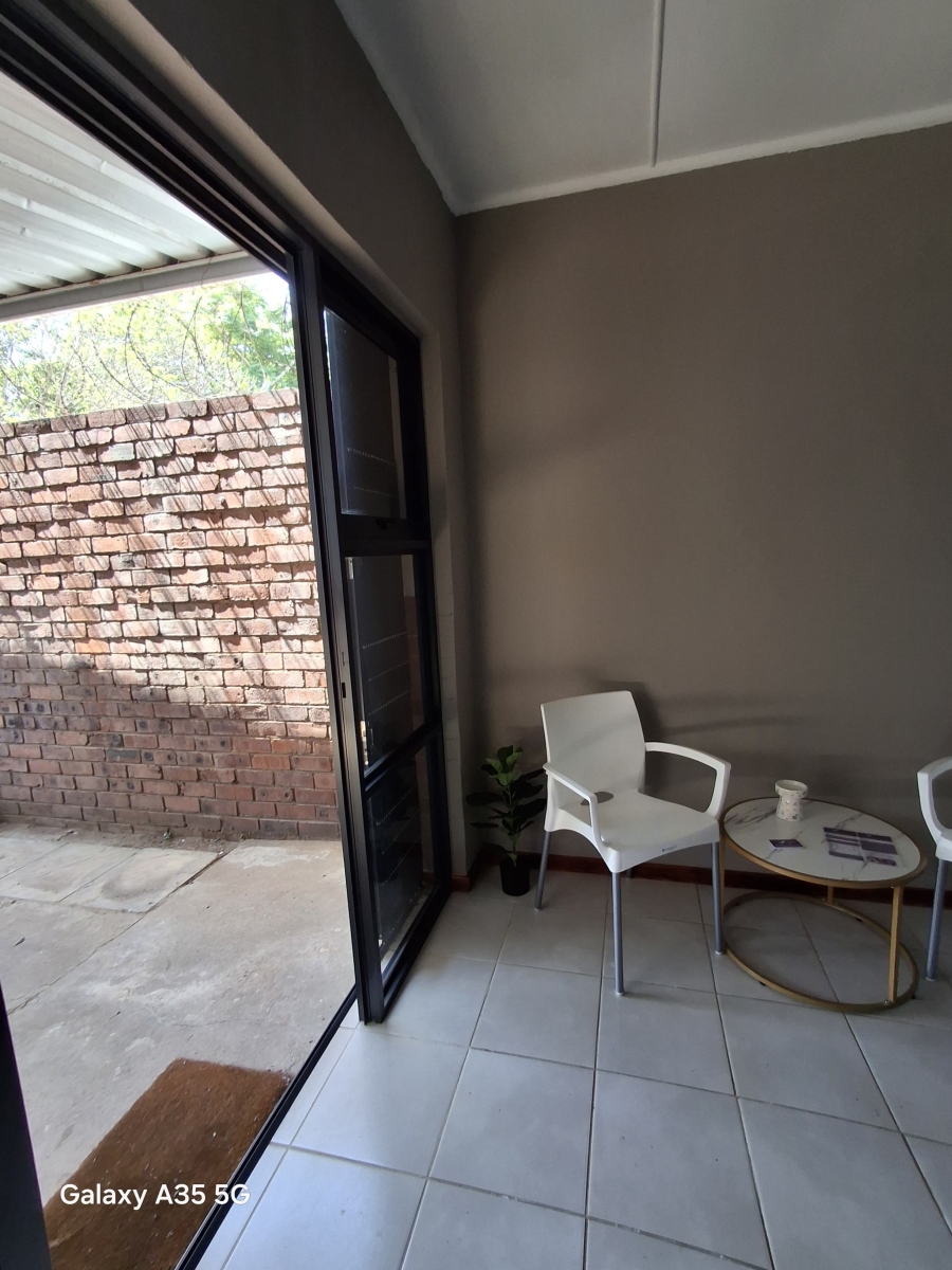 To Let Commercial Property for Rent in Scottsville KwaZulu-Natal