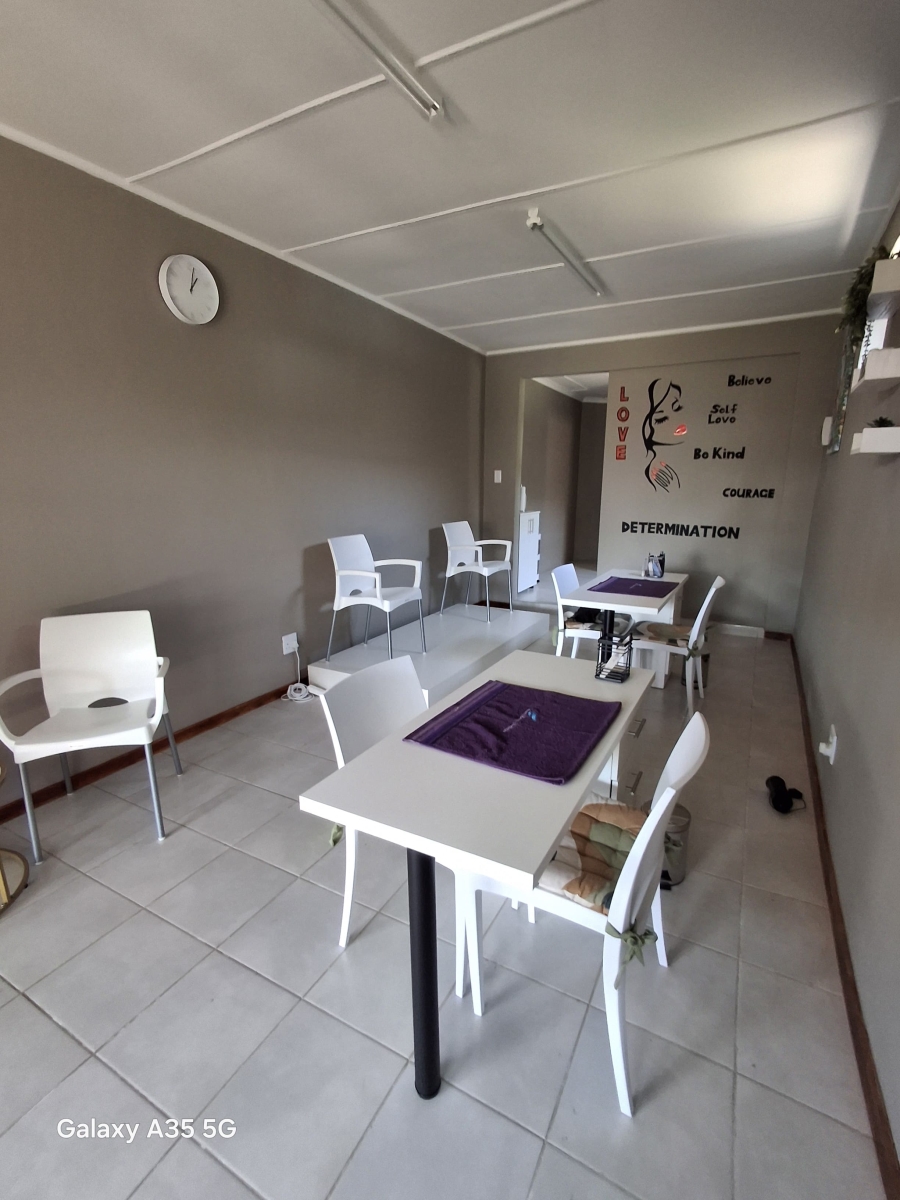 To Let Commercial Property for Rent in Scottsville KwaZulu-Natal