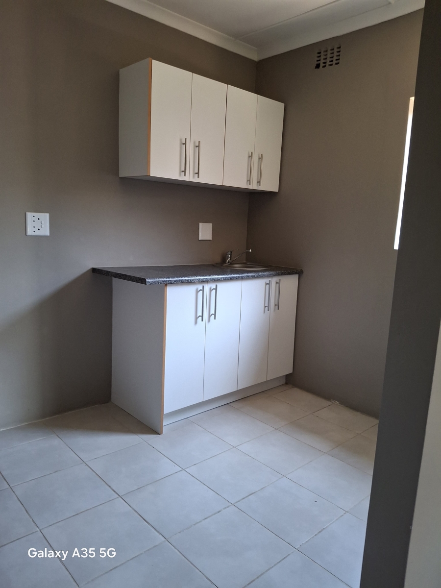 To Let Commercial Property for Rent in Scottsville KwaZulu-Natal