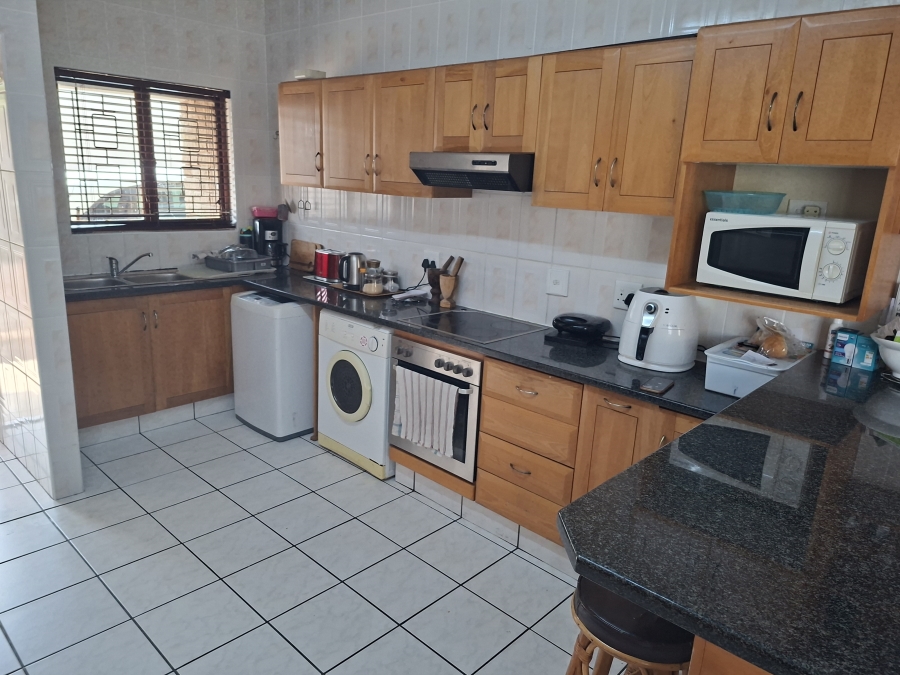 3 Bedroom Property for Sale in Uvongo Beach KwaZulu-Natal
