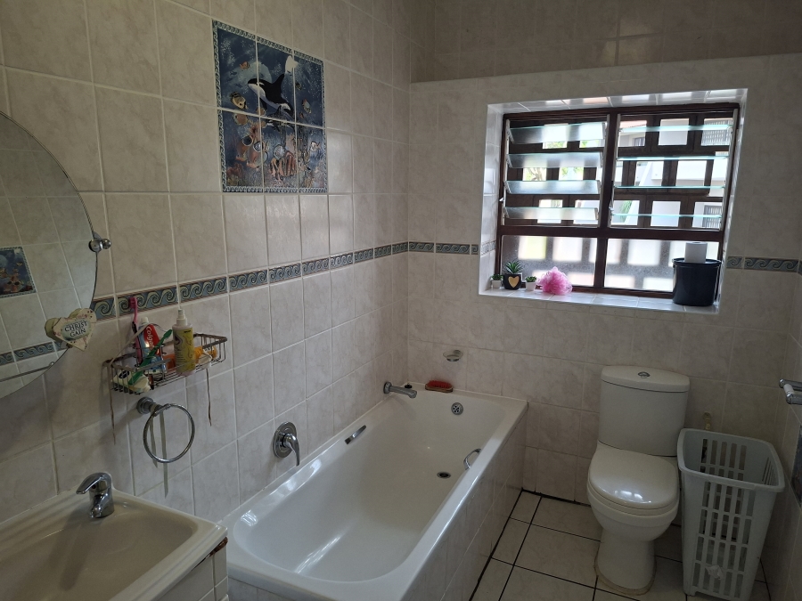 3 Bedroom Property for Sale in Uvongo Beach KwaZulu-Natal