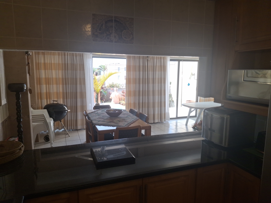 3 Bedroom Property for Sale in Uvongo Beach KwaZulu-Natal
