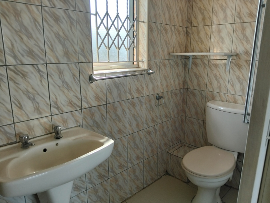 To Let 1 Bedroom Property for Rent in Escombe KwaZulu-Natal