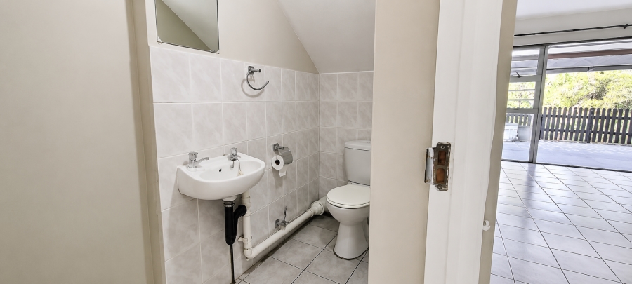 To Let 2 Bedroom Property for Rent in Amanzimtoti KwaZulu-Natal