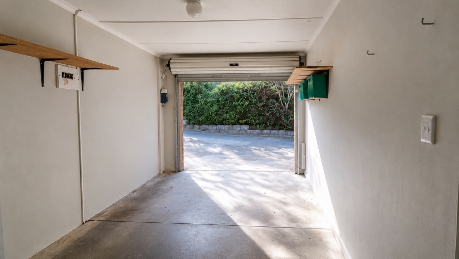 To Let 2 Bedroom Property for Rent in Amanzimtoti KwaZulu-Natal