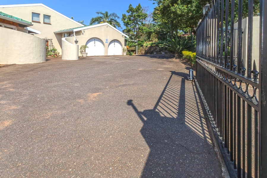 4 Bedroom Property for Sale in Chiltern Hills KwaZulu-Natal