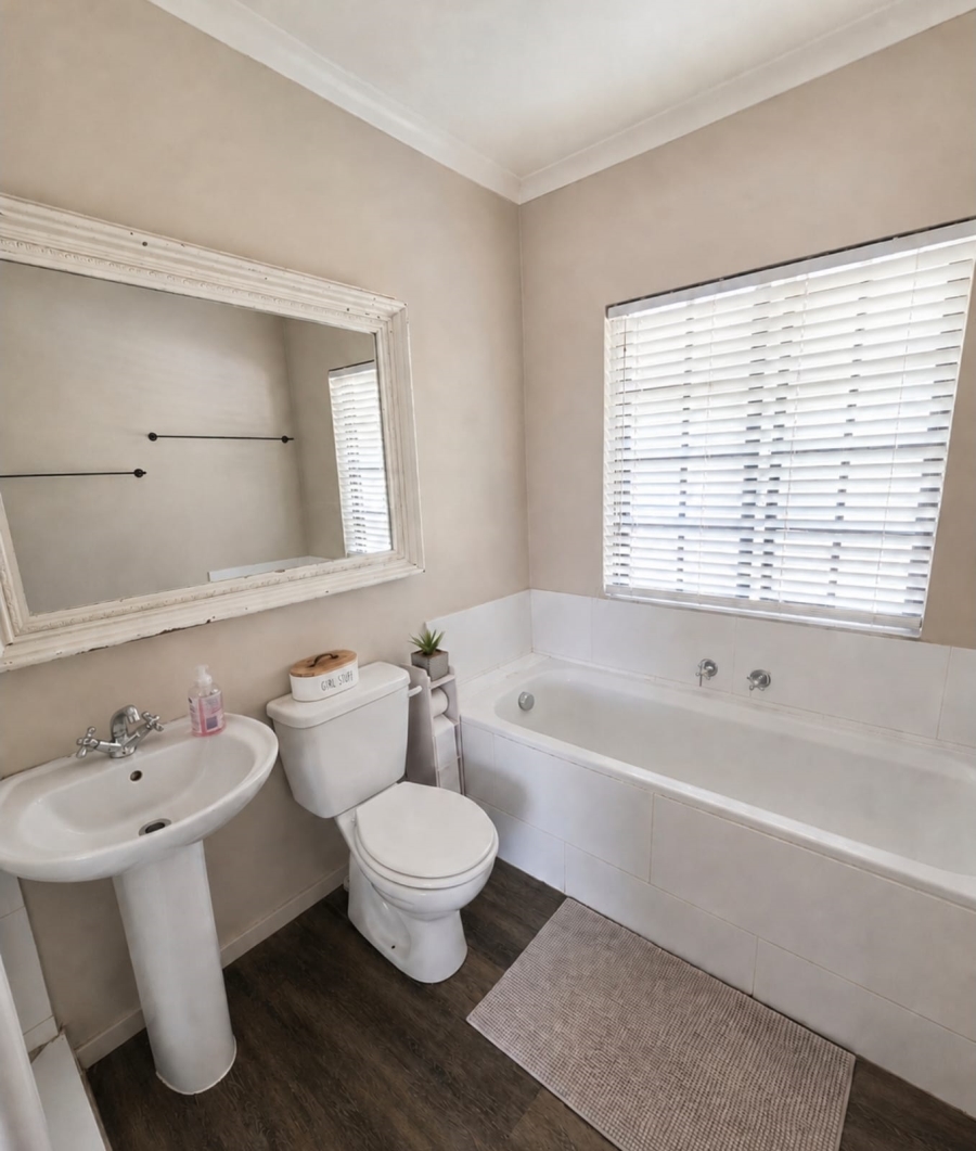 3 Bedroom Property for Sale in Clifton Hill Estate KwaZulu-Natal