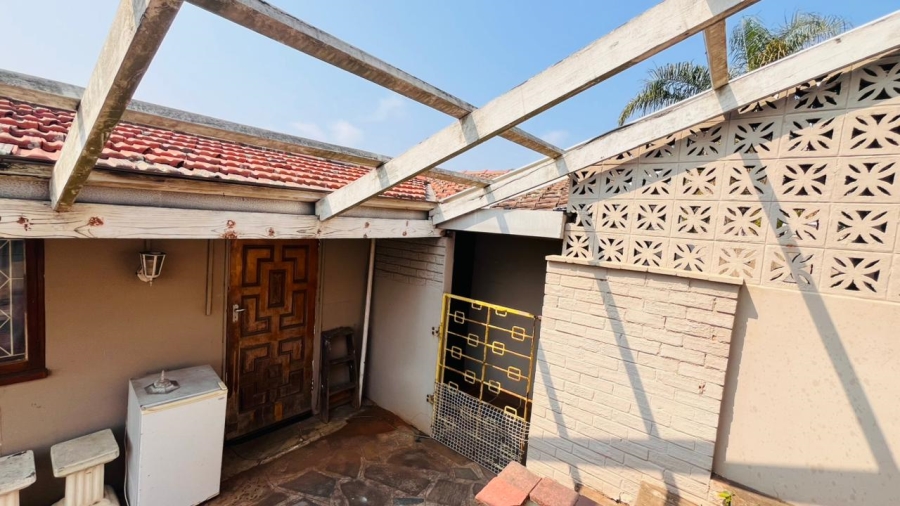 To Let 4 Bedroom Property for Rent in Bluff KwaZulu-Natal