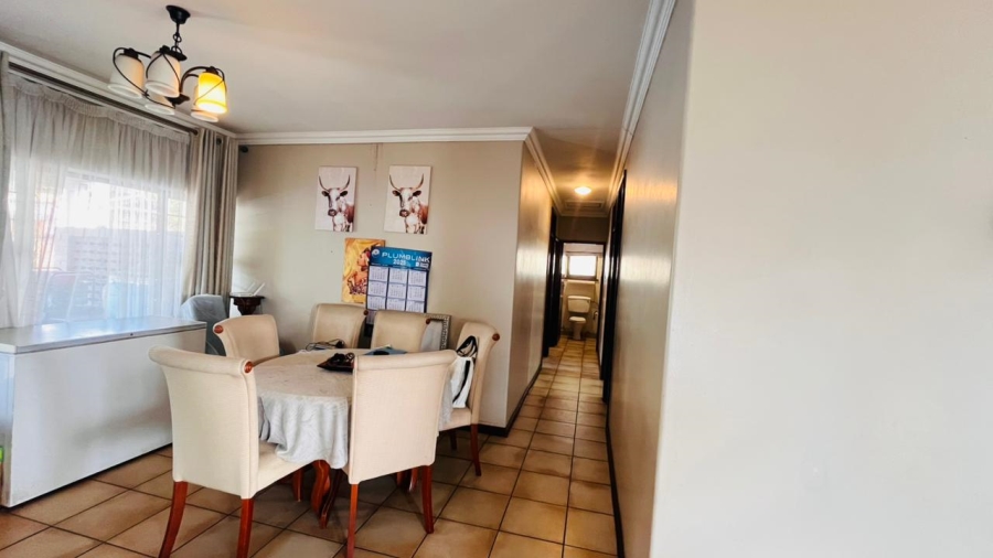 To Let 4 Bedroom Property for Rent in Bluff KwaZulu-Natal