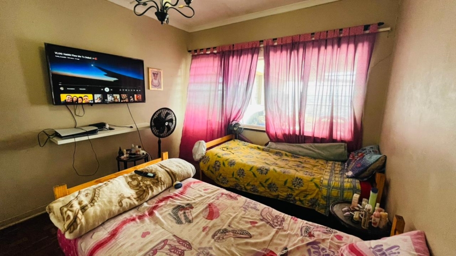 To Let 4 Bedroom Property for Rent in Bluff KwaZulu-Natal