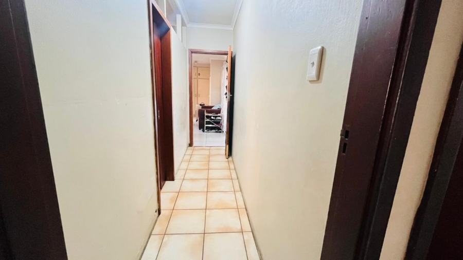 To Let 4 Bedroom Property for Rent in Bluff KwaZulu-Natal