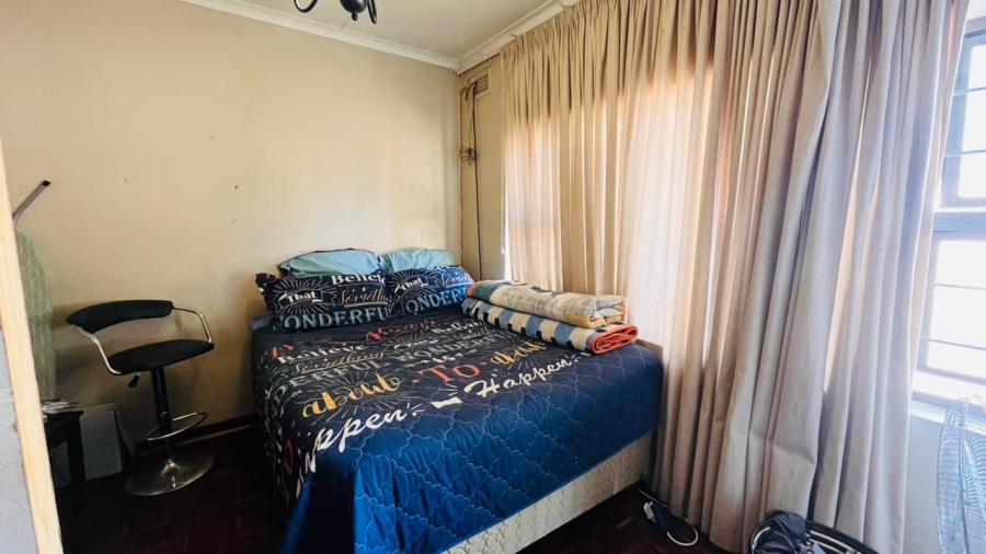 To Let 4 Bedroom Property for Rent in Bluff KwaZulu-Natal