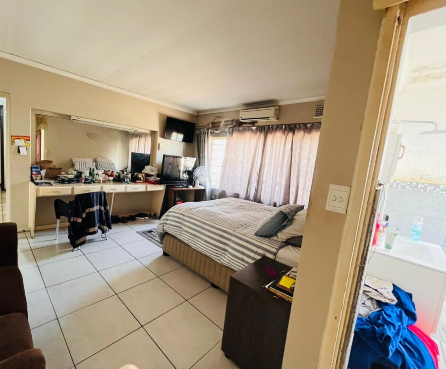 To Let 4 Bedroom Property for Rent in Bluff KwaZulu-Natal
