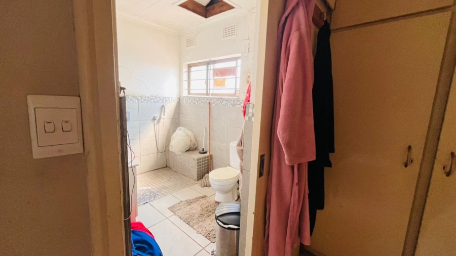 To Let 4 Bedroom Property for Rent in Bluff KwaZulu-Natal