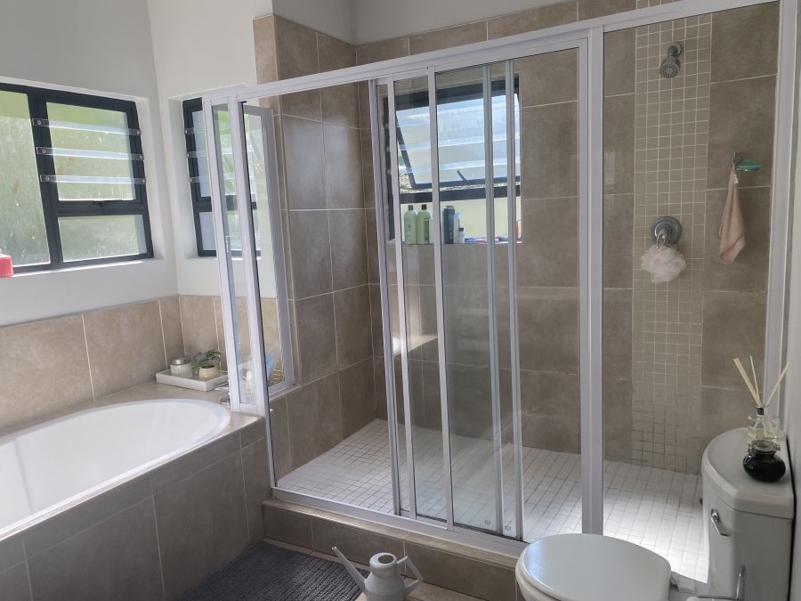 To Let 4 Bedroom Property for Rent in Palm Lakes Estate KwaZulu-Natal