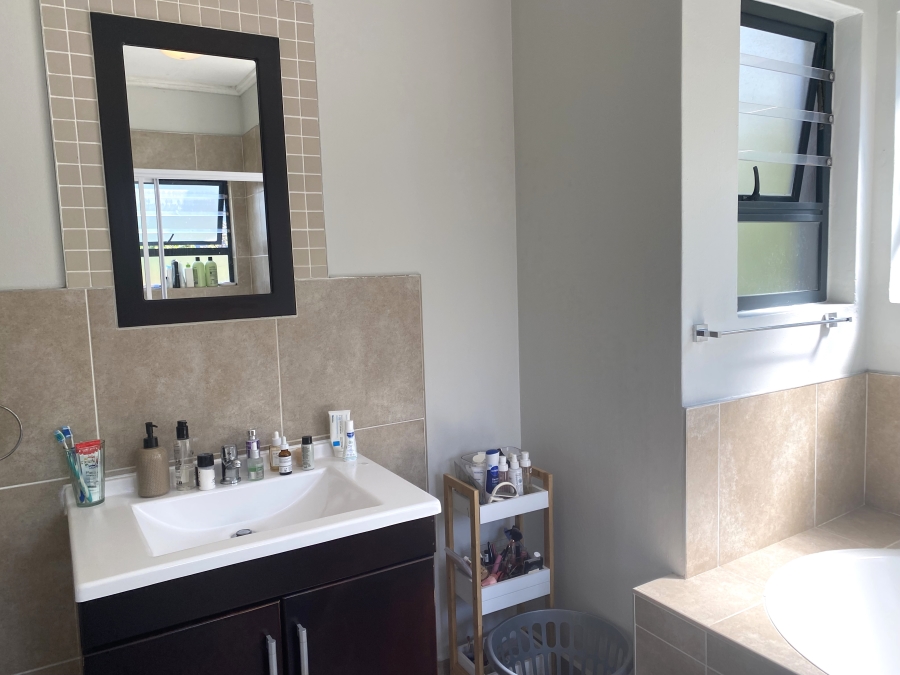 To Let 4 Bedroom Property for Rent in Palm Lakes Estate KwaZulu-Natal